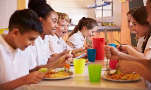 Refeitório escolar: qual a importância do espaço para o bem-estar dos alunos?