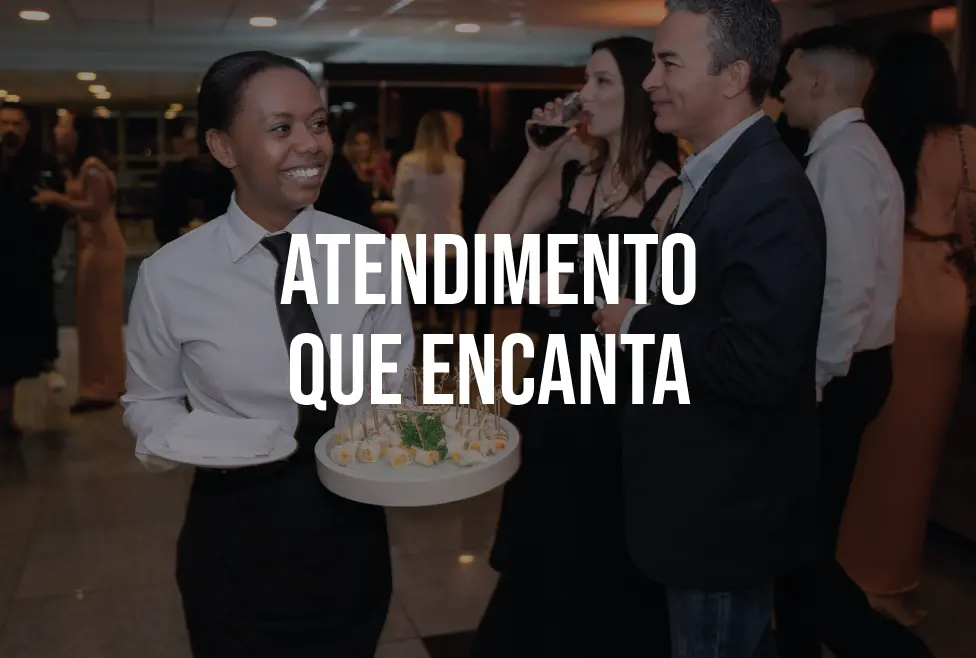 Equipe GRSA oferecendo atendimento de excelência em alimentação corporativa